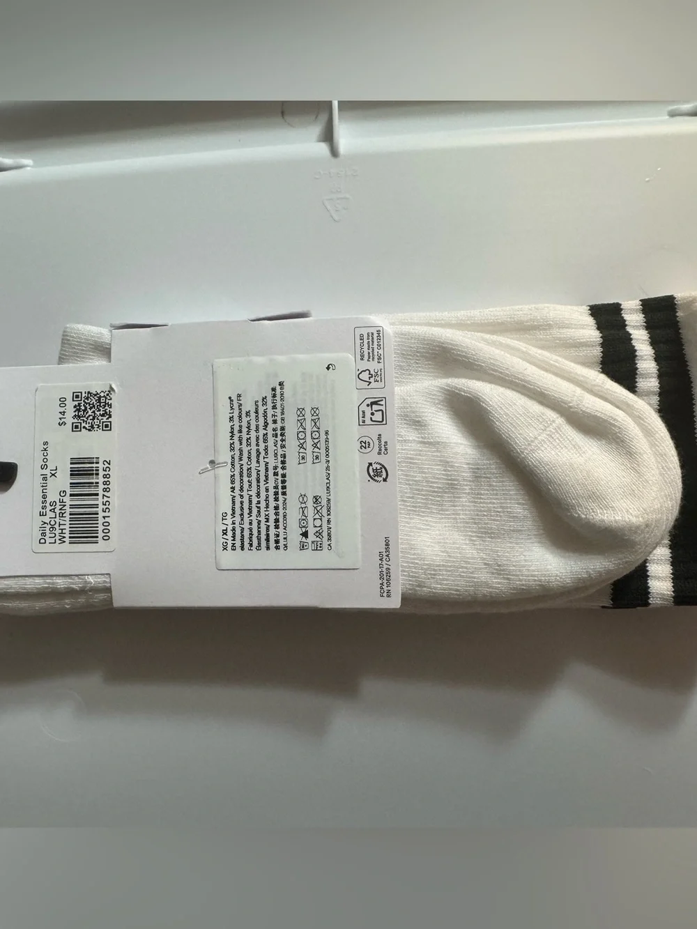 Lululemon Athletica 1 pair Unisex Daily Essential Crew Socks White/Blk Stripes